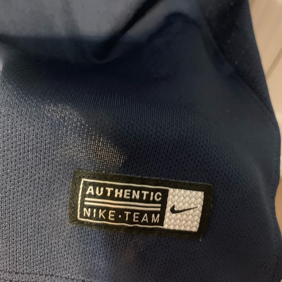 Nike DRI-FIT Women’s Golf Shirt - Picture 5 of 5